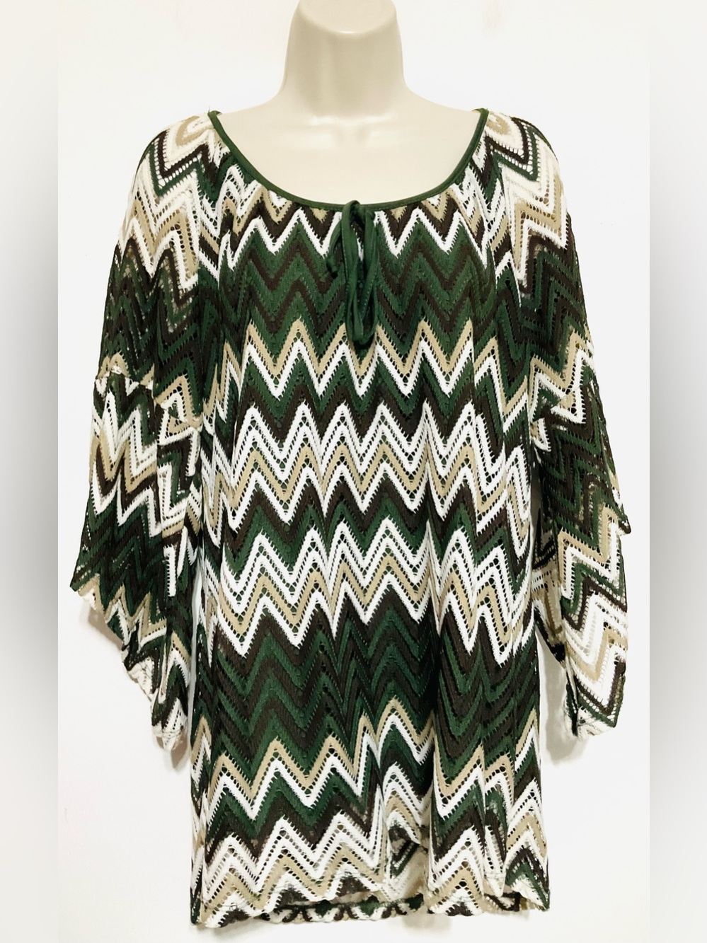 Tacera 1X tunic top green white brown chevron open knit lined